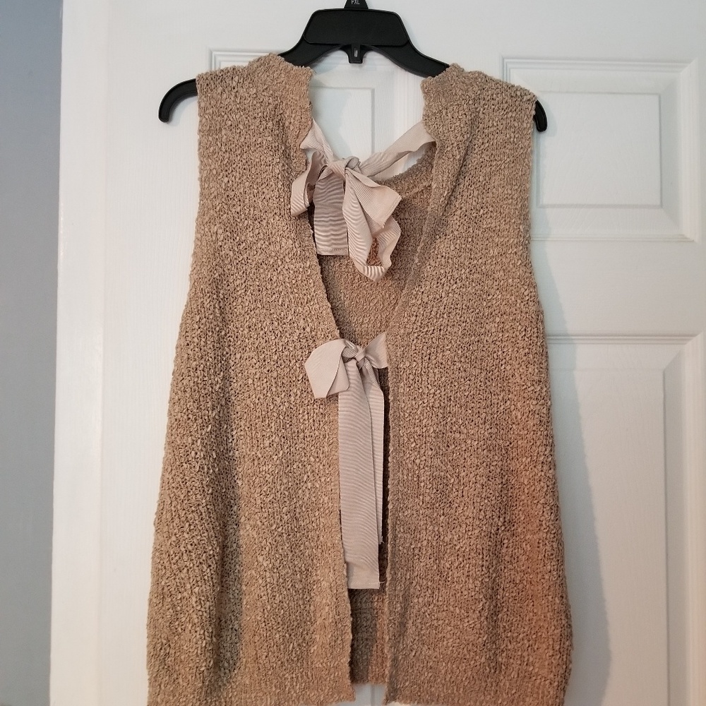 Hummingbird NWOT Sleeveless Tie Back Top S/M. - Picture 4 of 8